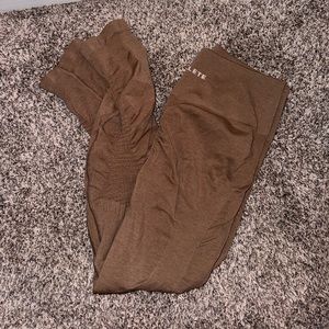 Alphalete contour amplify